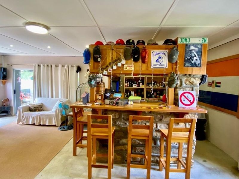 Spacious Four-Bedroom Family Home with Flatlet in Mooi River - Photo 7