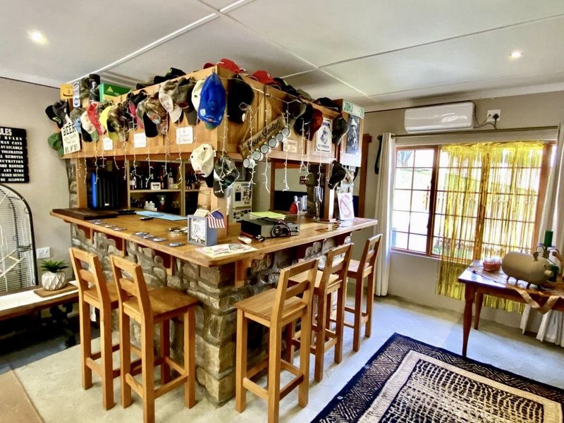 Spacious Four-Bedroom Family Home with Flatlet in Mooi River - Photo 6