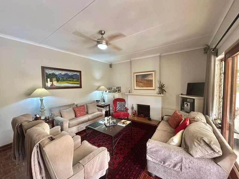 Well-Maintained 3 Bedroom Home with 4 Income-Generating Flatlets in Montrose - Photo 3