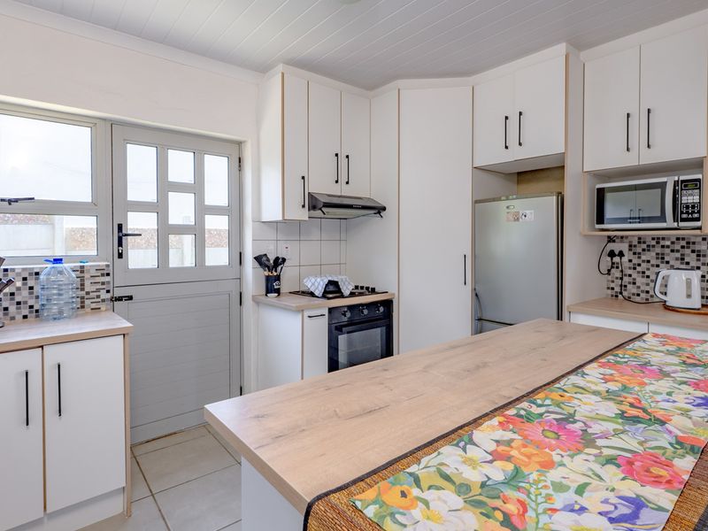 Family Home for Sale in Struisbaai North - Photo 7