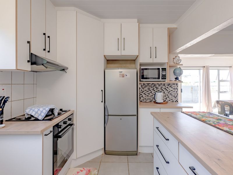 Family Home for Sale in Struisbaai North - Photo 8