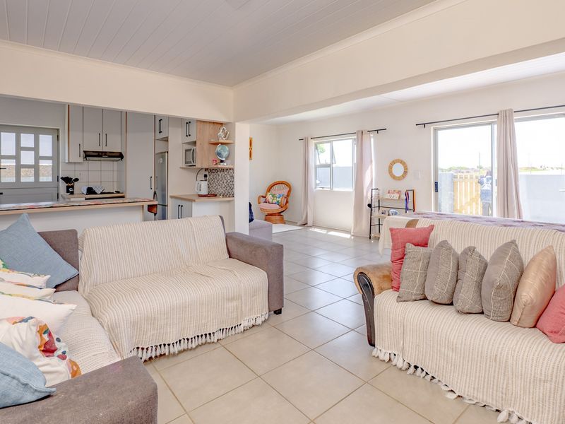 Family Home for Sale in Struisbaai North - Photo 6