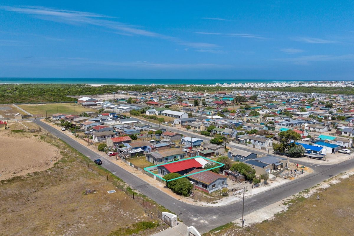 Family Home for Sale in Struisbaai North - Photo 2