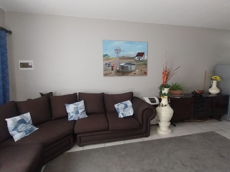 Secure 2-Bedroom Apartment in Terra Nova - Photo 7