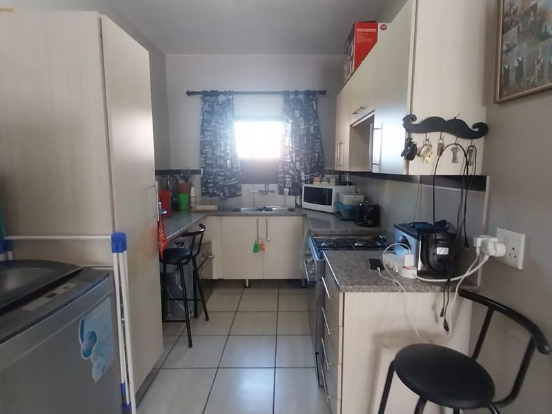 Secure 2-Bedroom Apartment in Terra Nova - Photo 9