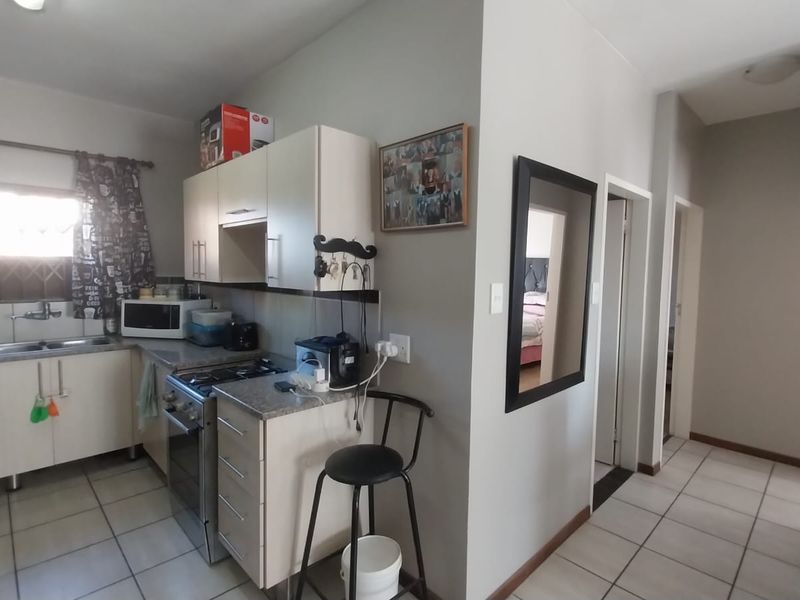 Secure 2-Bedroom Apartment in Terra Nova - Photo 8