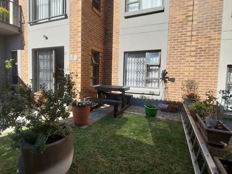 Secure 2-Bedroom Apartment in Terra Nova - Photo 3