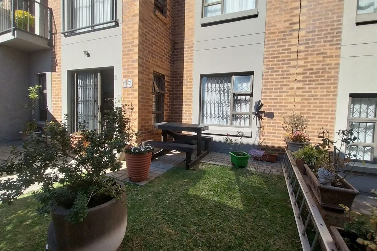 Secure 2-Bedroom Apartment in Terra Nova - Photo 3