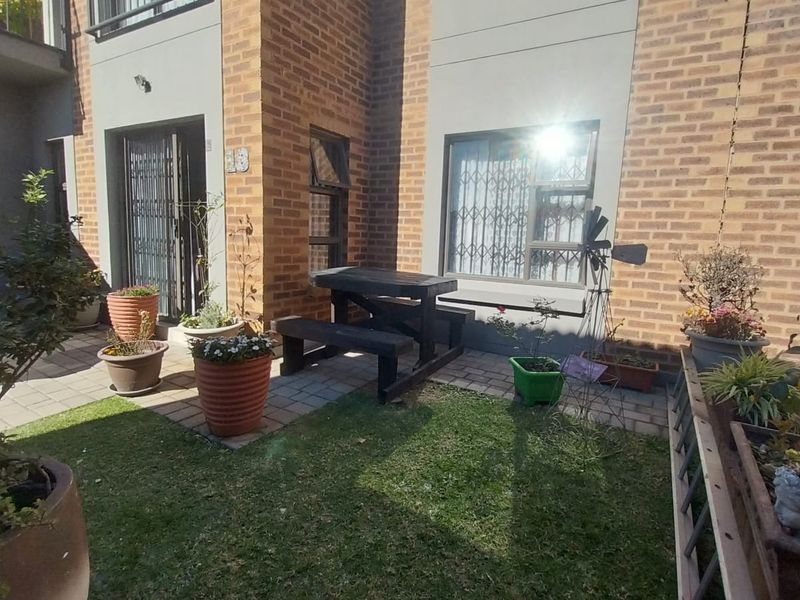 Secure 2-Bedroom Apartment in Terra Nova - Photo 4