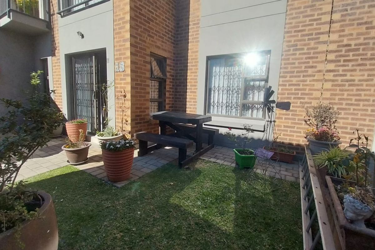 Secure 2-Bedroom Apartment in Terra Nova - Photo 4