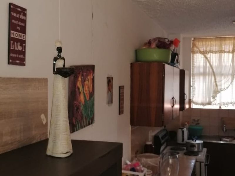 Lovely 2 bedroom flat for sale. - Photo 6