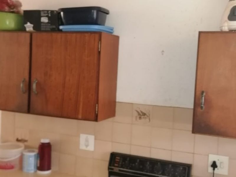 Lovely 2 bedroom flat for sale. - Photo 9