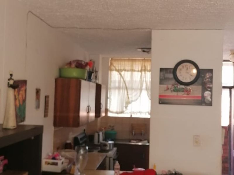 Lovely 2 bedroom flat for sale. - Photo 5