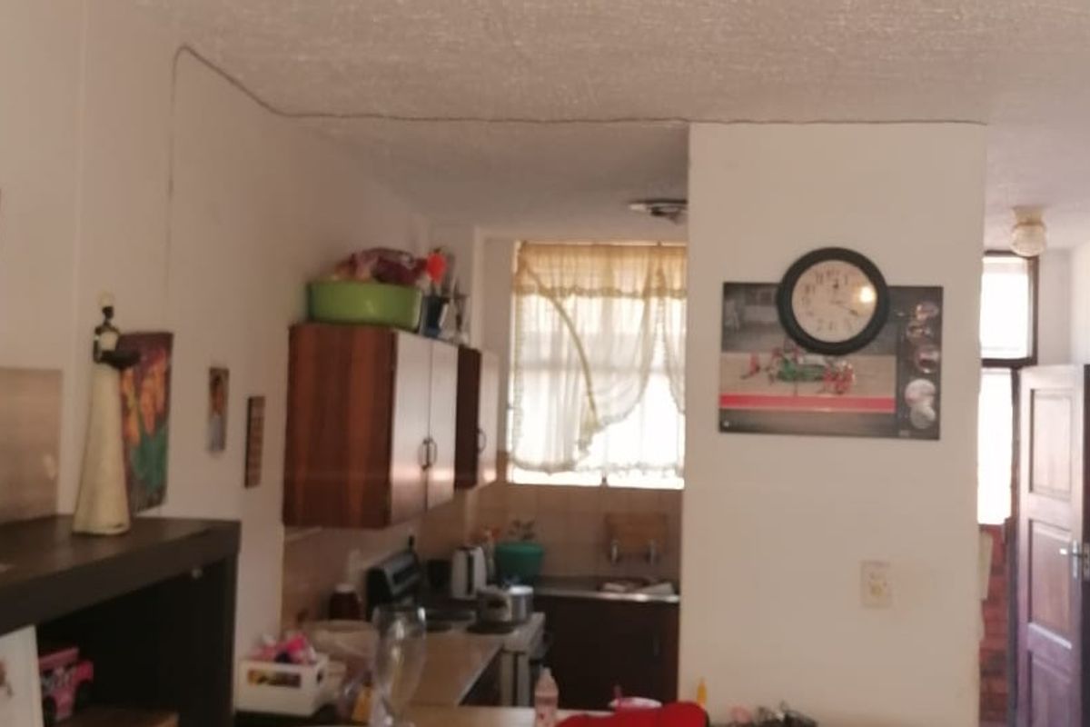 Lovely 2 bedroom flat for sale. - Photo 5