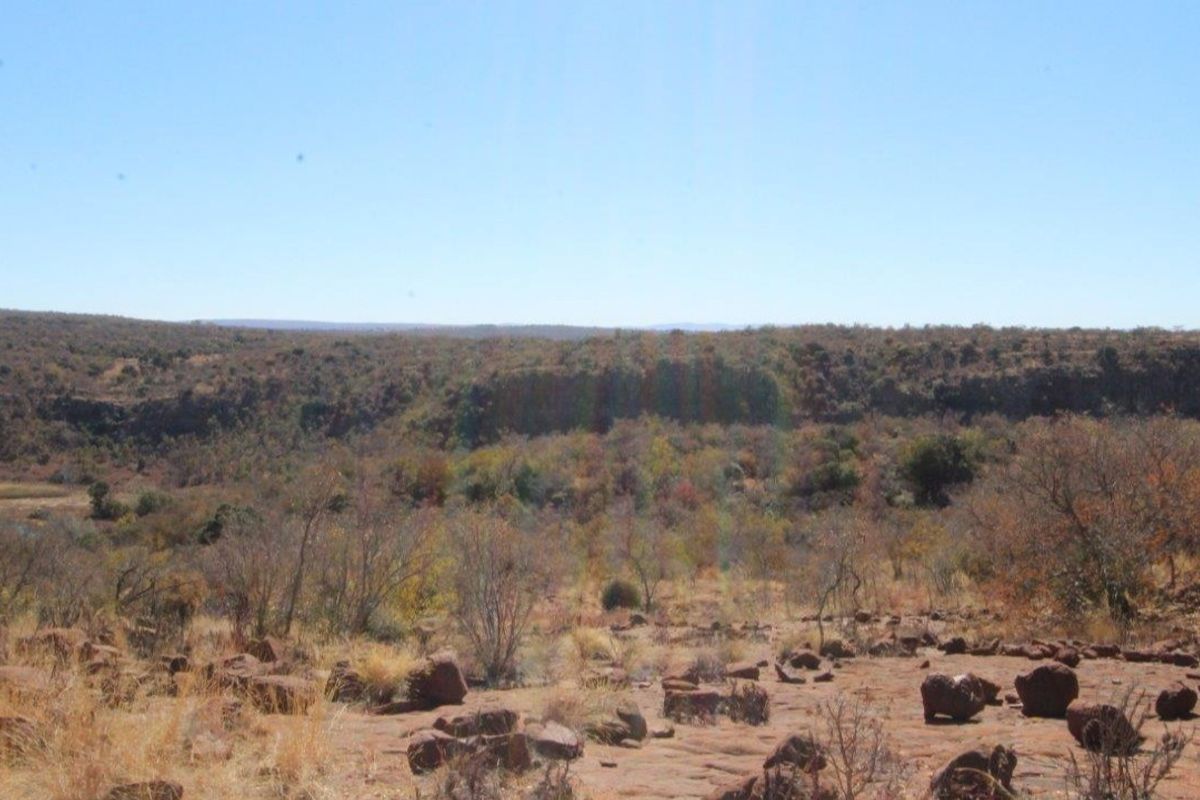 Beautiful stand in Leopard Rock Estate! - Photo 3