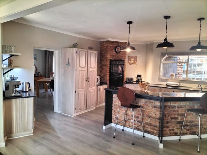 Stunning 4-Bedroom Home with Pool, Patio, and Lovely View - Photo 9