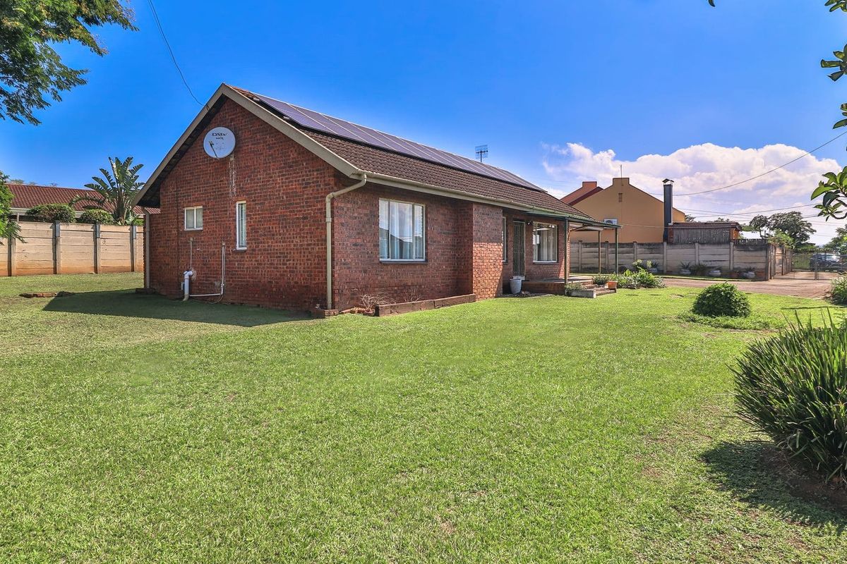 Easy to maintain 3 Bedroom Home in Lincoln Meade - Photo 2