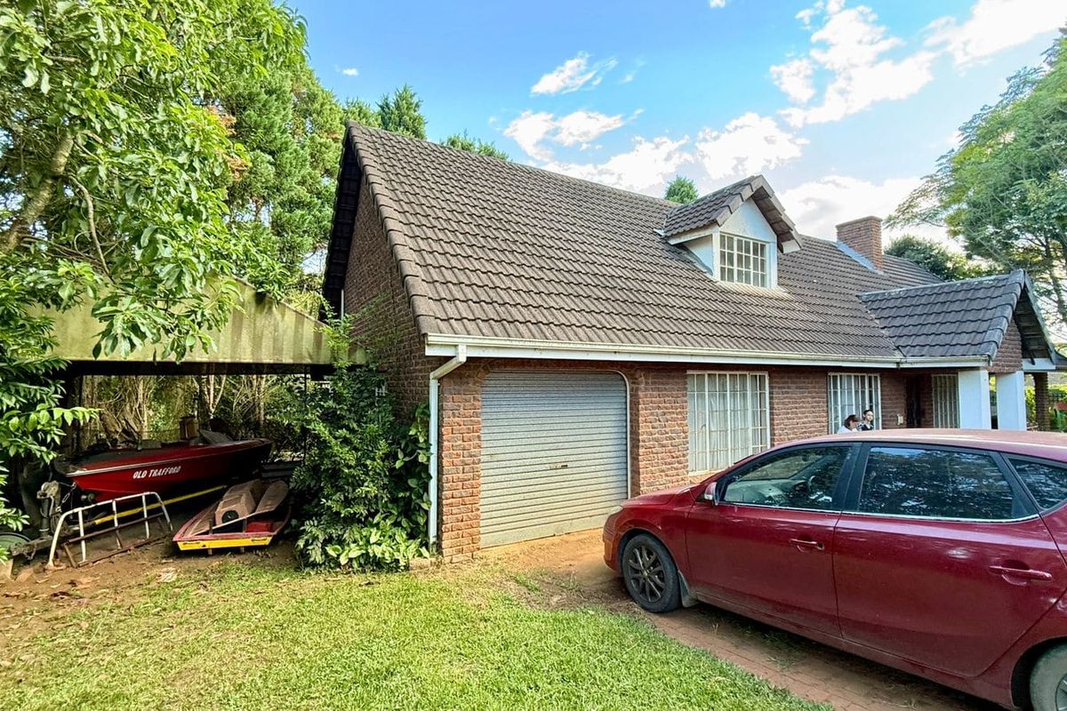 Spacious 5 Bedroom Home for Sale in Greendale, Howick on a 1 336m2 Stand - Photo 2
