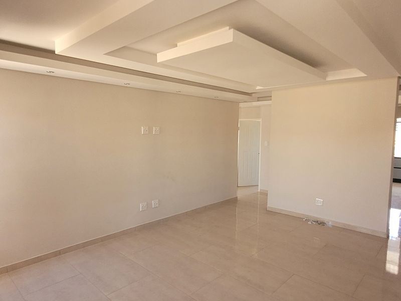 Spanking new family home!! - Photo 6