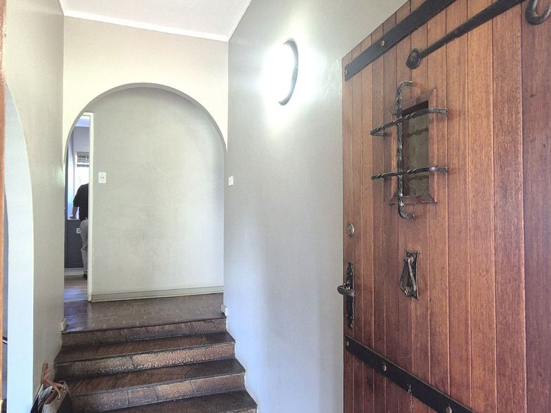 Character 3 Bedroom Freehold Home with Flatlet in River View - Photo 6