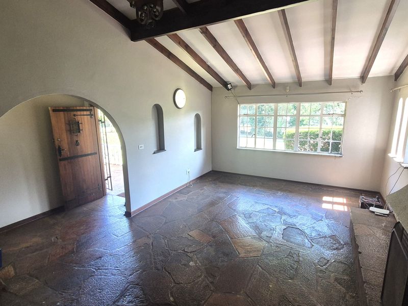 Character 3 Bedroom Freehold Home with Flatlet in River View - Photo 8