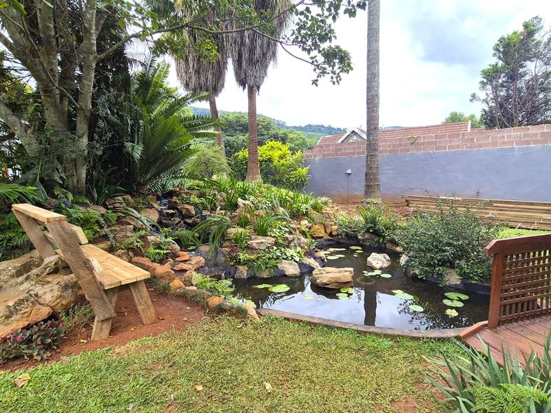 Paradise Among the Palm Trees – Elegant Estate Living in Oak Park - Photo 8