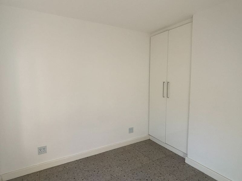 Modern 2-Bedroom Ground-Floor Flat to Rent in Arbour Arch, Athlone - Photo 10