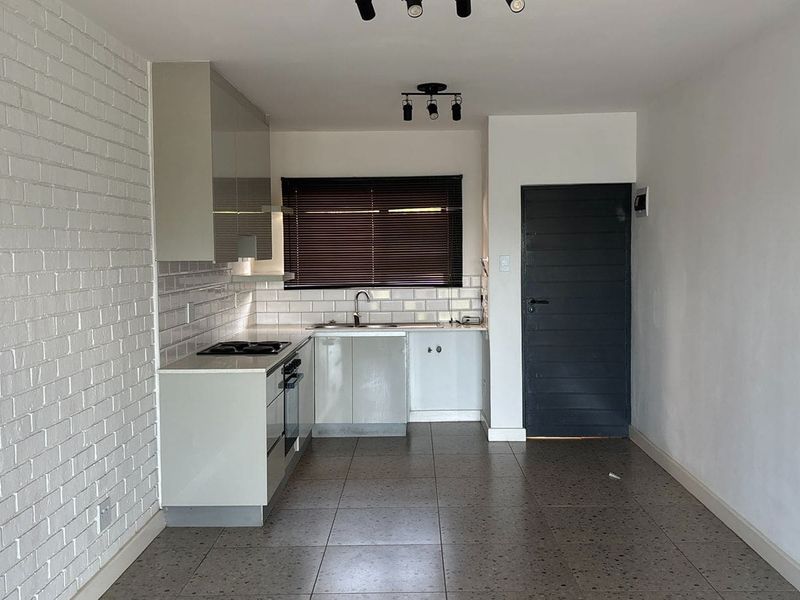 Modern 2-Bedroom Ground-Floor Flat to Rent in Arbour Arch, Athlone - Photo 4