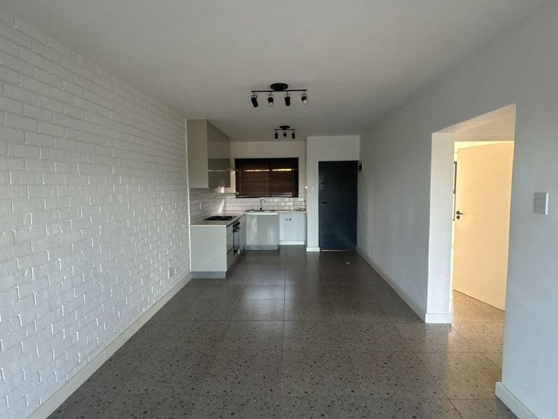 Modern 2-Bedroom Ground-Floor Flat to Rent in Arbour Arch, Athlone - Photo 2