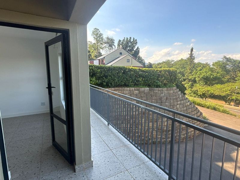 Modern 2-Bedroom Ground-Floor Flat to Rent in Arbour Arch, Athlone - Photo 3