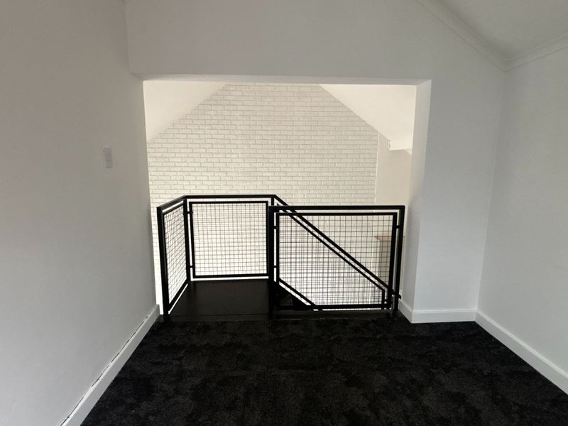 Contemporary 2-Bedroom Flat with Loft in Athlone, Pietermaritzburg - Photo 2