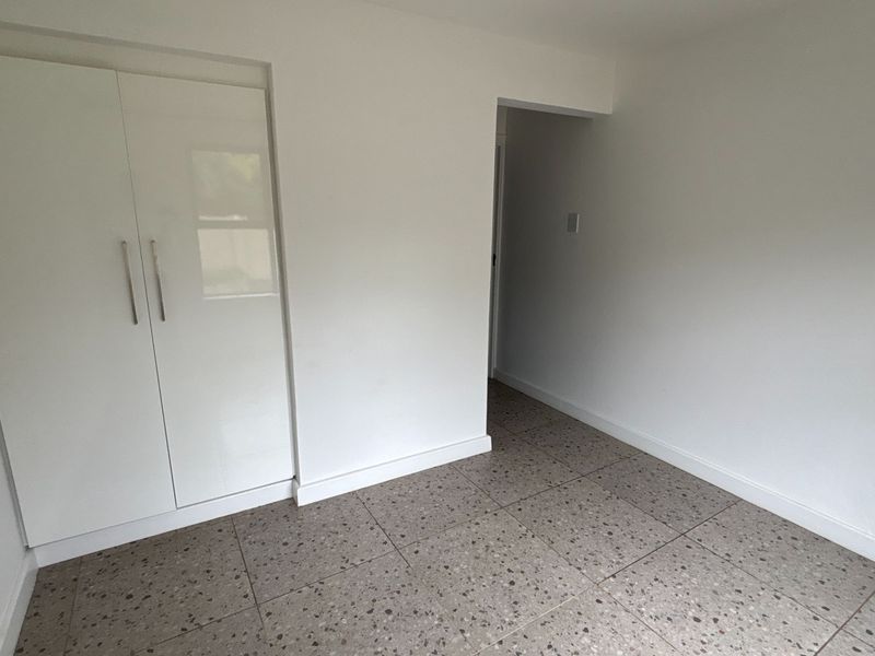 Contemporary 2-Bedroom Flat with Loft in Athlone, Pietermaritzburg - Photo 5