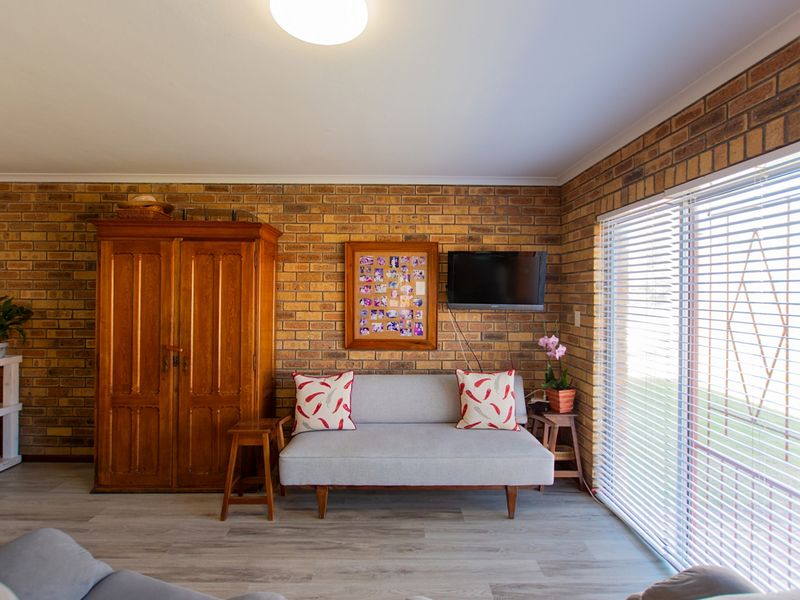 4 Bedroom House for Sale in Bluewater Bay Saldanha with a flatlet!!! - Photo 6