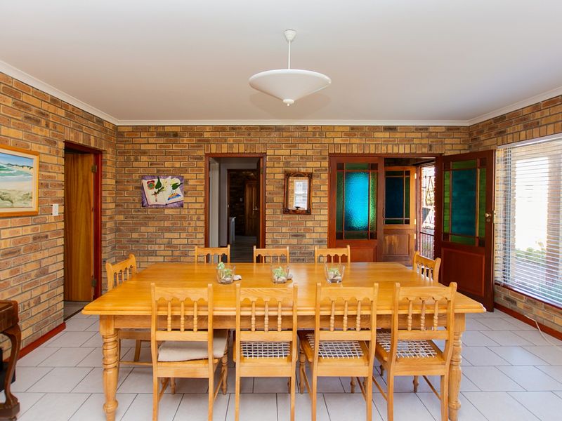 4 Bedroom House for Sale in Bluewater Bay Saldanha with a flatlet!!! - Photo 5