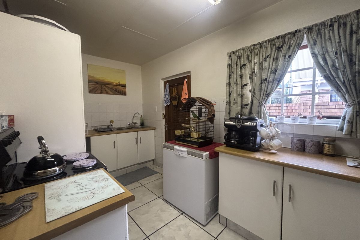 Full Title Town House in Del Judor- Exclusive Sole Agent - Photo 5