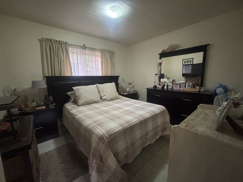 Full Title Town House in Del Judor- Exclusive Sole Agent - Photo 7