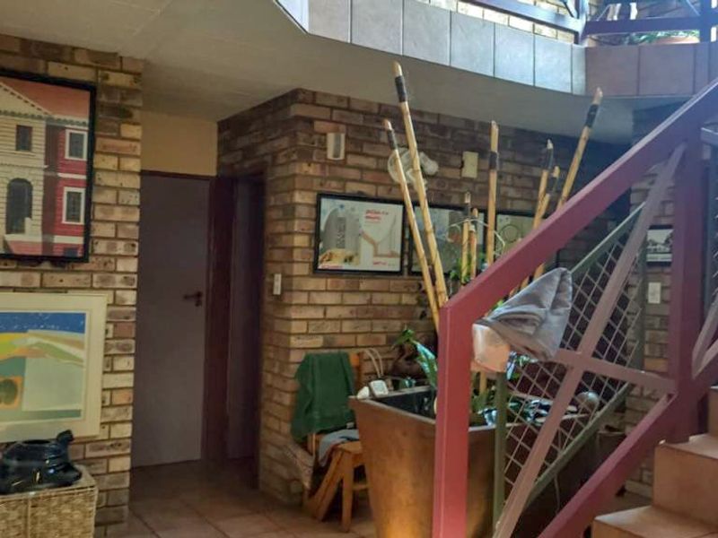 Delightful, north facing, architecturally designed family home - Photo 7