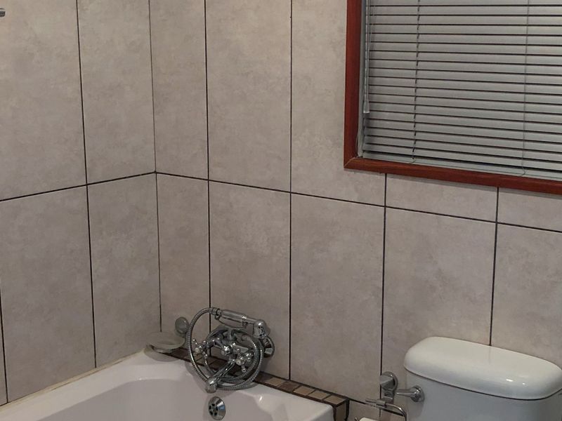 An Easy Decision - Photo 6