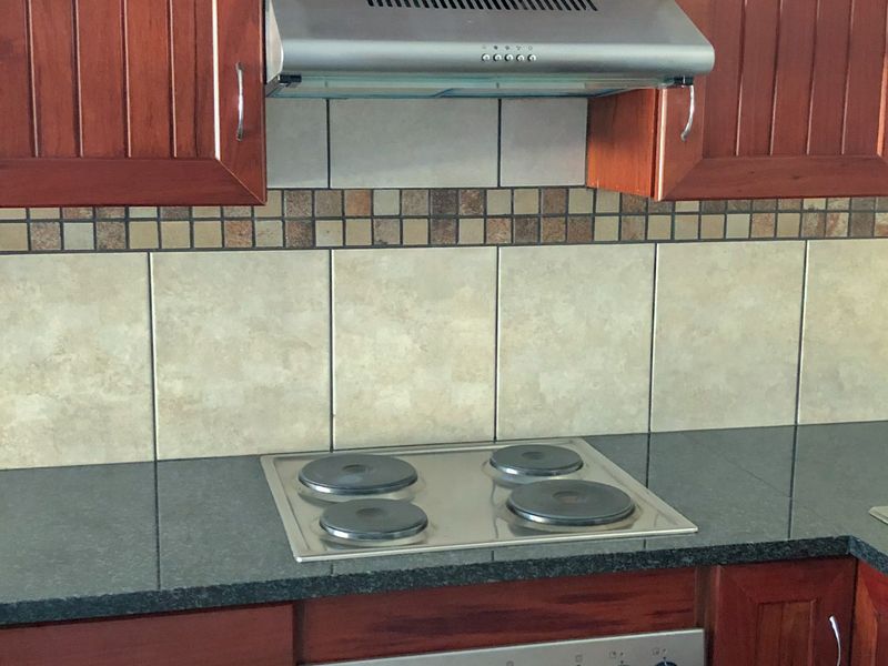 An Easy Decision - Photo 3