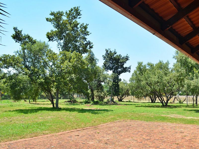 This true little gem of a house is perfect in many ways... - Photo 8