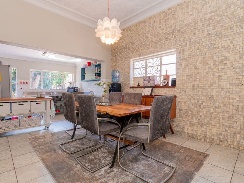 Modern 3-Bedroom Character Home with Self-Contained Cottage - Photo 4