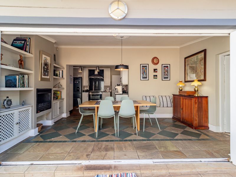 Stunning Modern Home with Self-Contained Cottage in Kensington - Photo 9