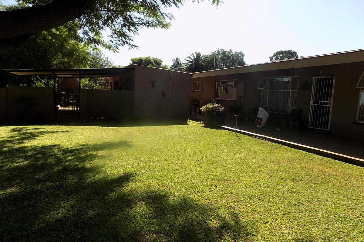 House for sale with 2 flatlets - Photo 2