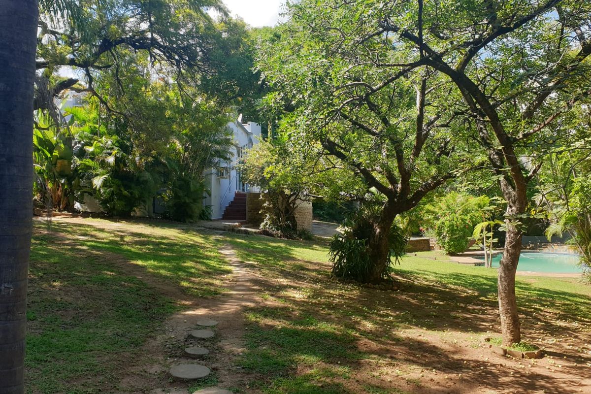 Charming Family Home in a popular area - Photo 2