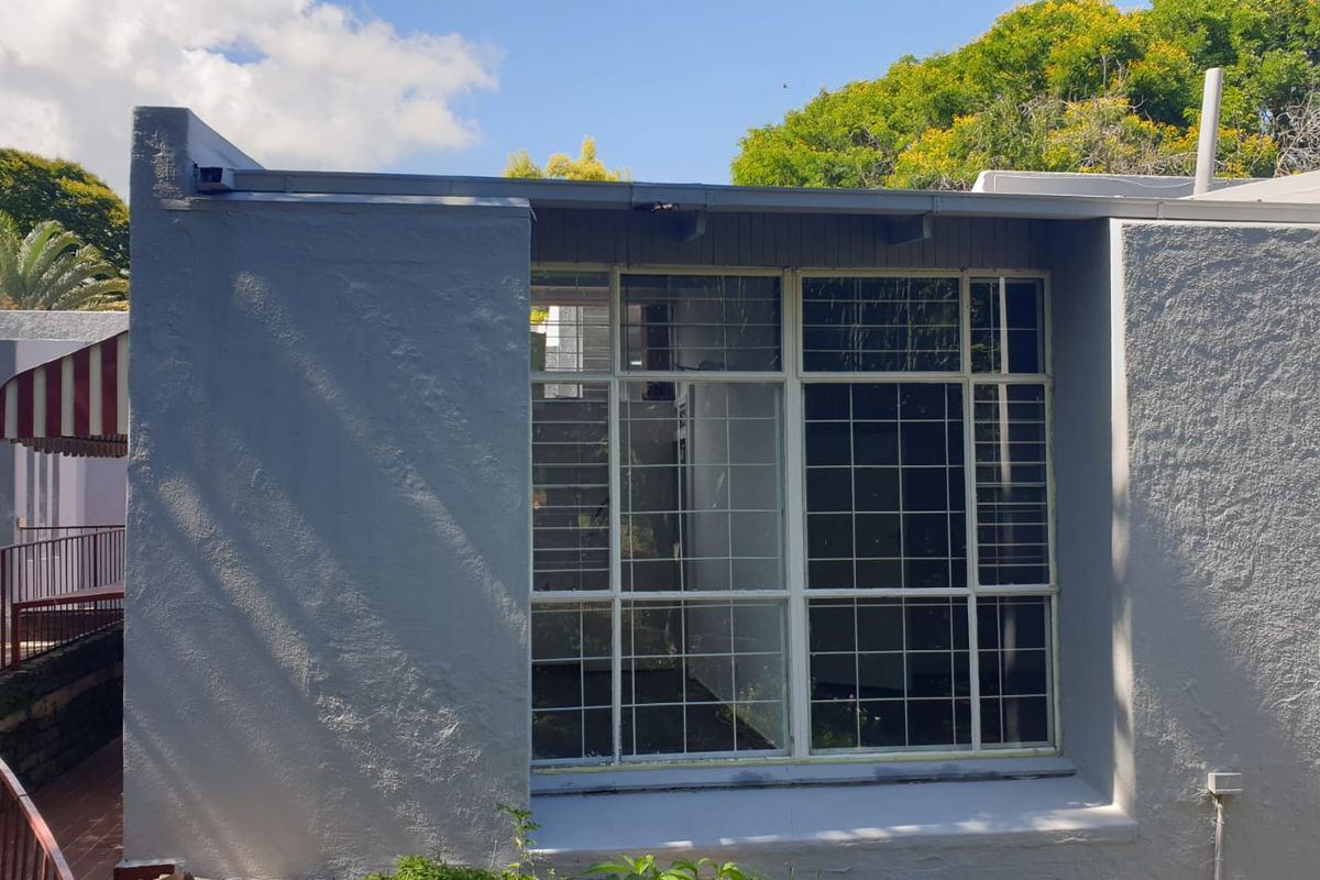 Charming Family Home in a popular area - Photo 4