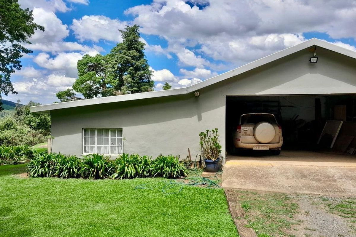 7.3ha Midlands Smallholding with Main House, Cottage and Valley Views – Balgowan - Photo 2