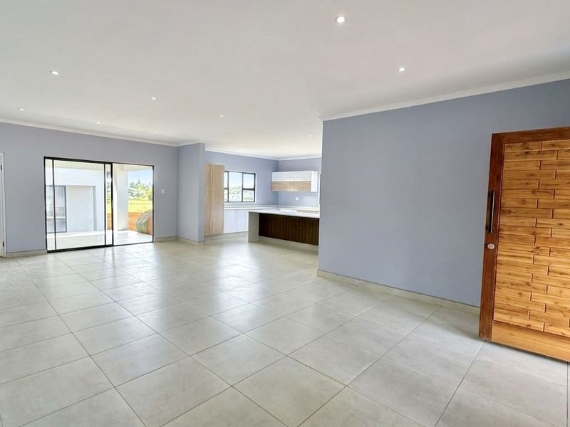 Luxury Family Home in River Goose Estate - Photo 2