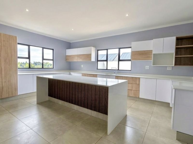 Luxury Family Home in River Goose Estate - Photo 4