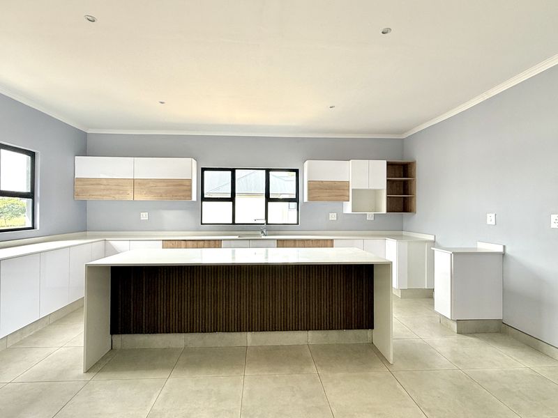 Luxury Family Home in River Goose Estate - Photo 3