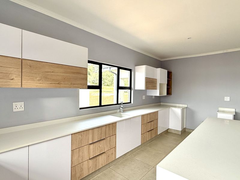 Luxury Family Home in River Goose Estate - Photo 5